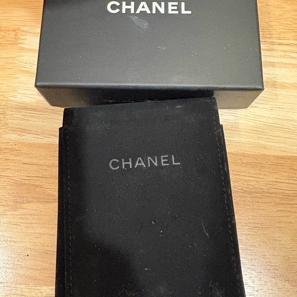 CHANEL Drop Earrings - Picture 6 of 7